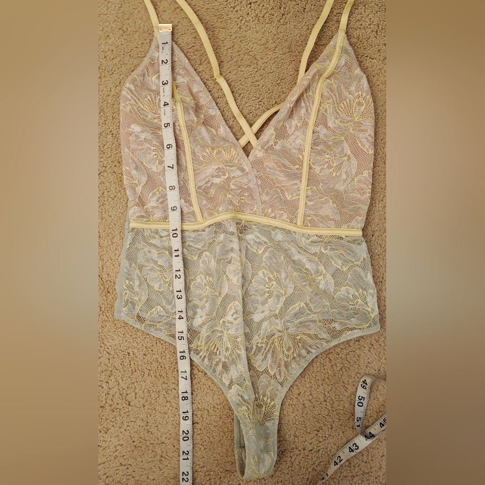 Vintage Auden Sheer Floral Mesh Lace Thong Bodysuit w Criss Cross Straps. - Picture 12 of 12